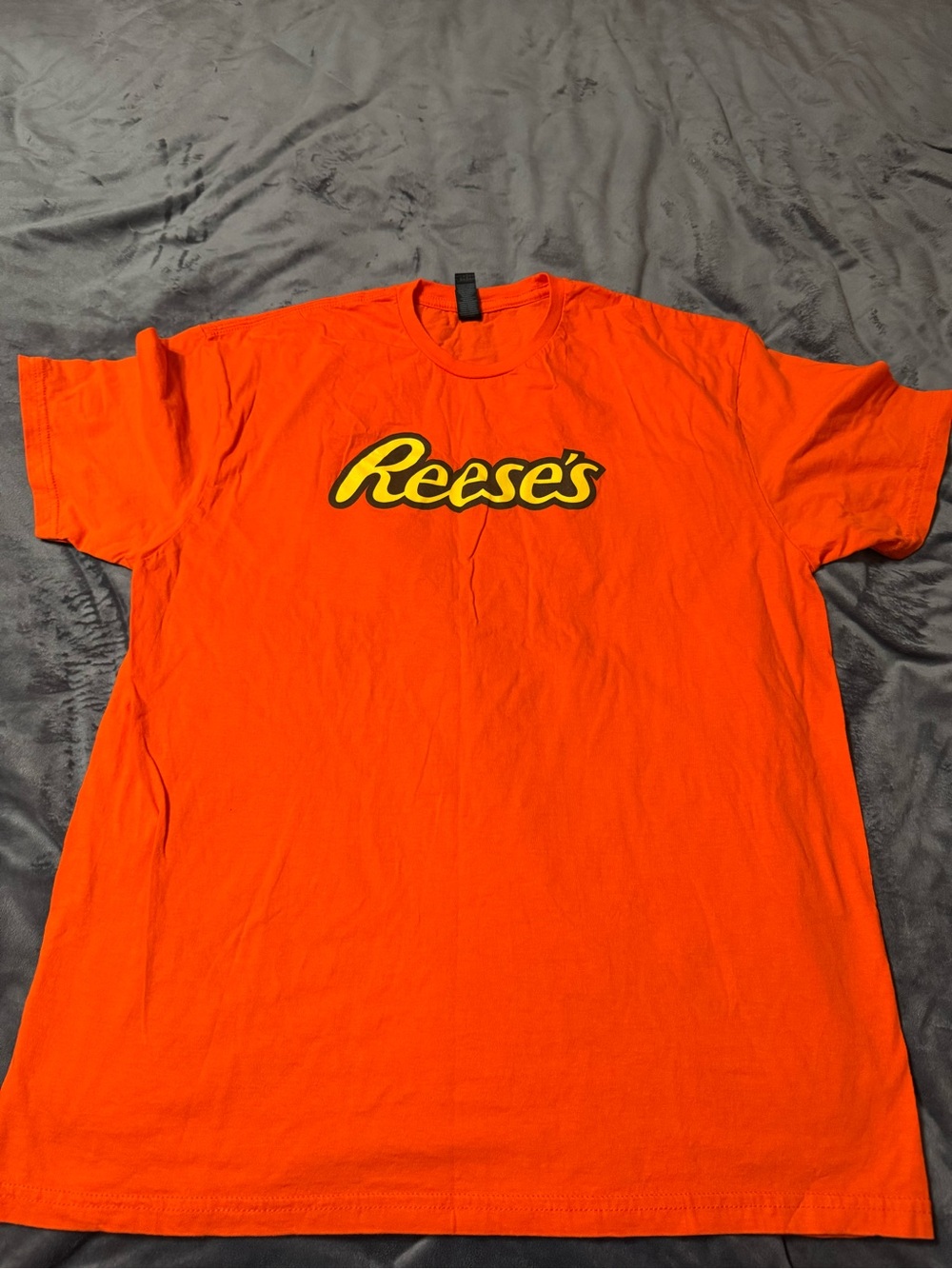 Reese's Logo orange Tee - unisex - size XL